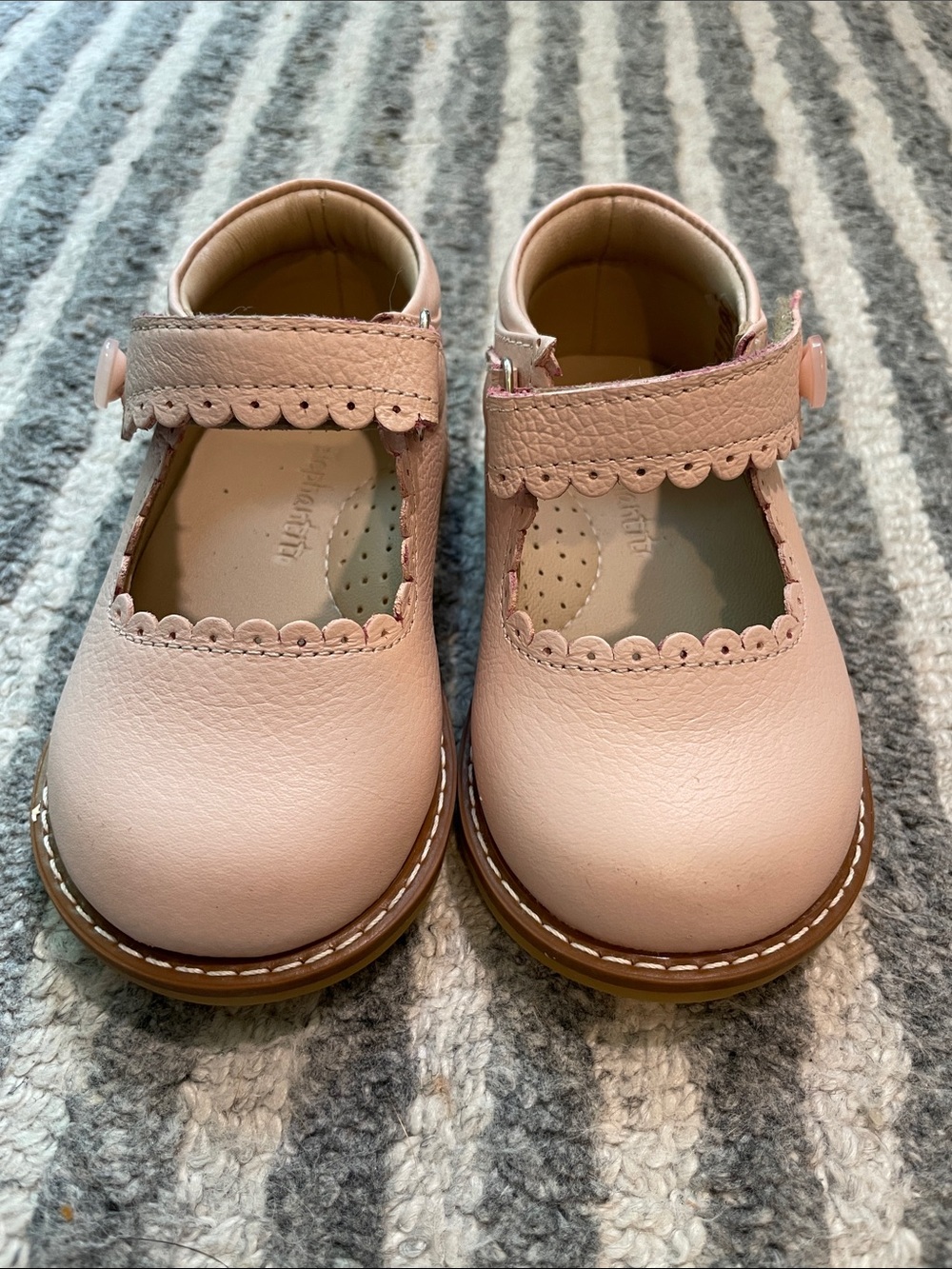Elephantine Girls' Pink Mary Jane Shoes with Scalloped Trim - Picture 4 of 4